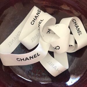 Chanel gift wrapping ribbon 46 inches long